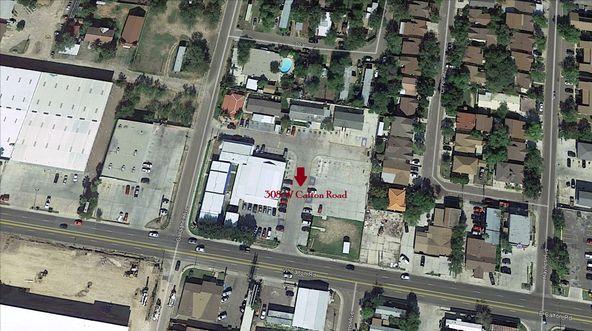 Retail For Lease: 220 W Calton Rd, Laredo, TX 78041